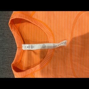 Lululemon light orange t-shirt. Excellent condition
